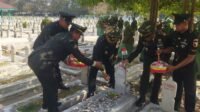 Tabur Bunga di Makam Pahlawan HUT ke-81 TNI, Kodim 0833 Kota Malang Tabur Bunga di TMP Untung Suropati