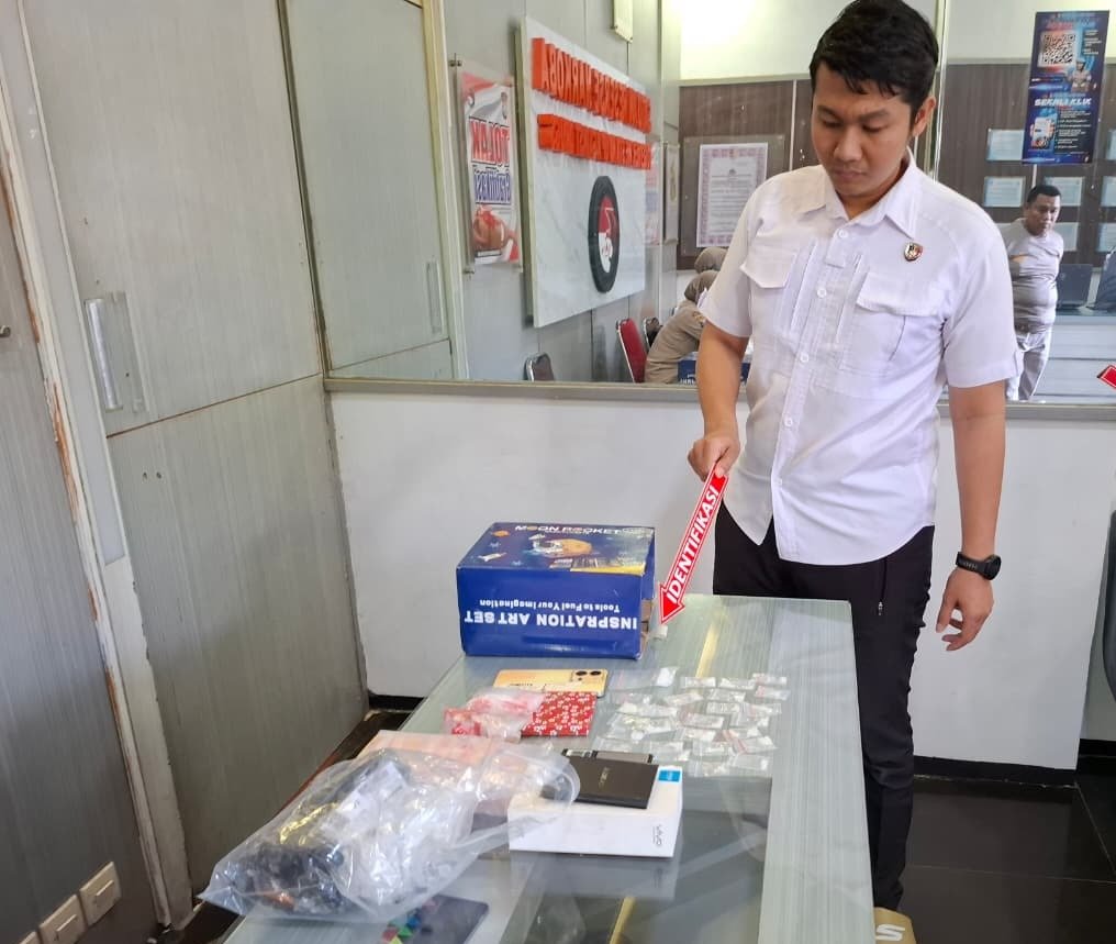 Satresnarkoba Polres Malang Tangkap Dua Pria, Sita Sabu 49,56 Gram di Turen