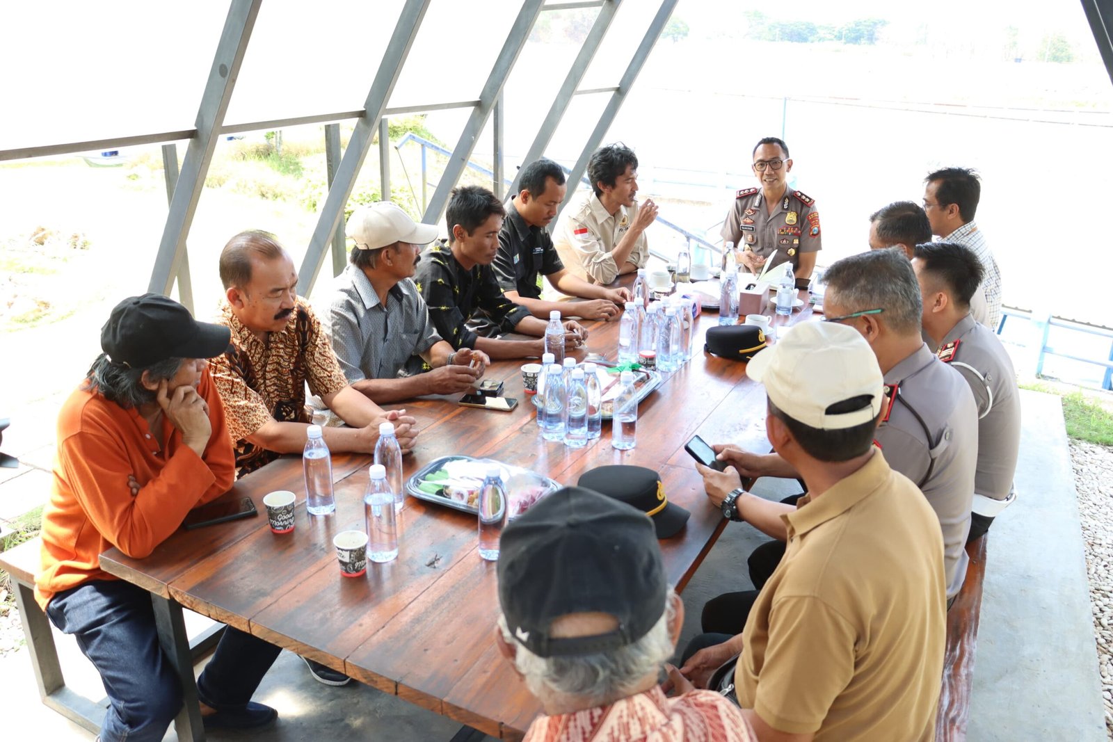 Kapolres Malang Sambangi Warga Desa Sengguruh