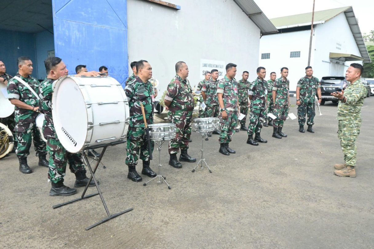 TNI AU Bina Satuan Musik Lanud Abd Saleh