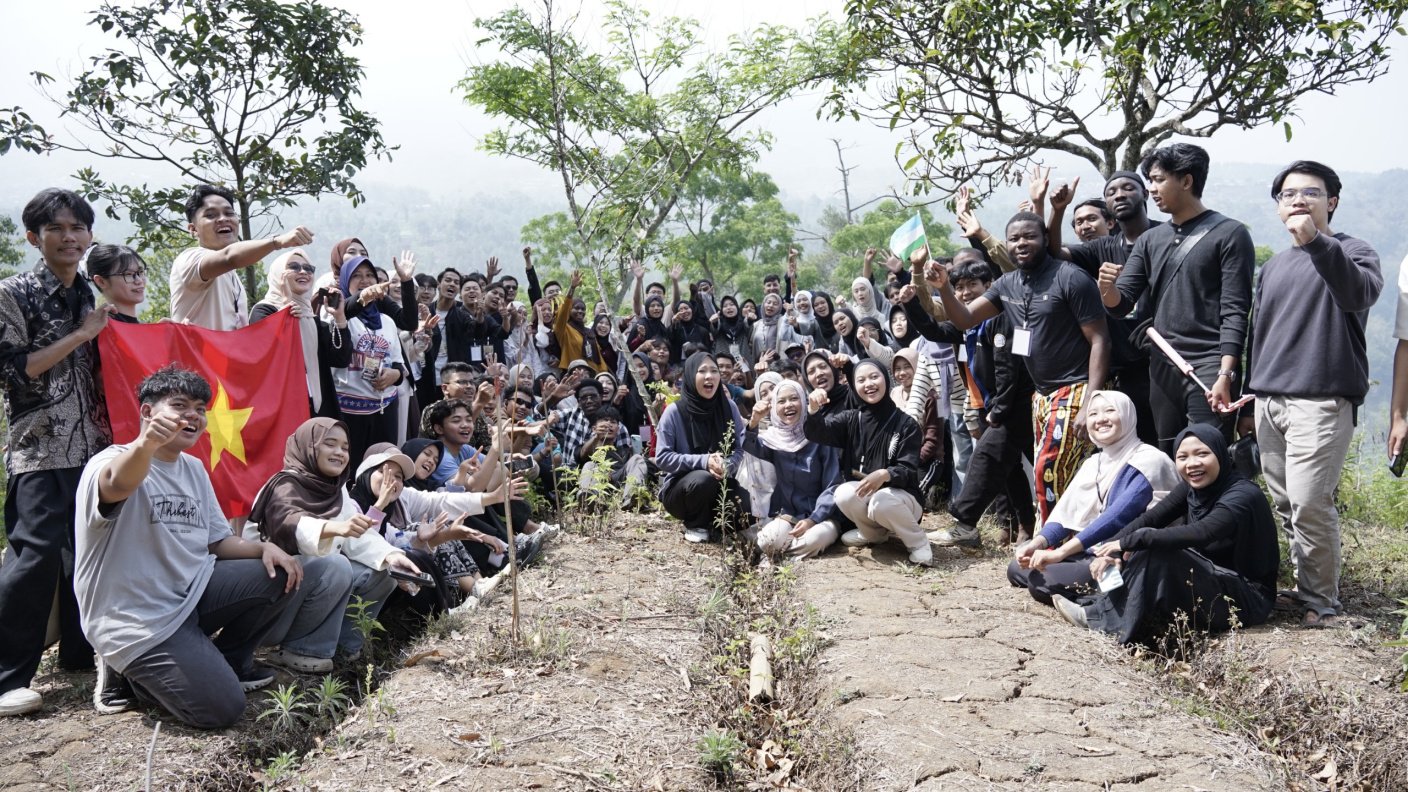 UMM Ajak Mahasiswa PTMA Lestarikan Hutan Pujon Hill