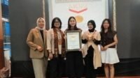 Ella Skin Clinic Raih Rekor MURI Perawatan Jerawat
